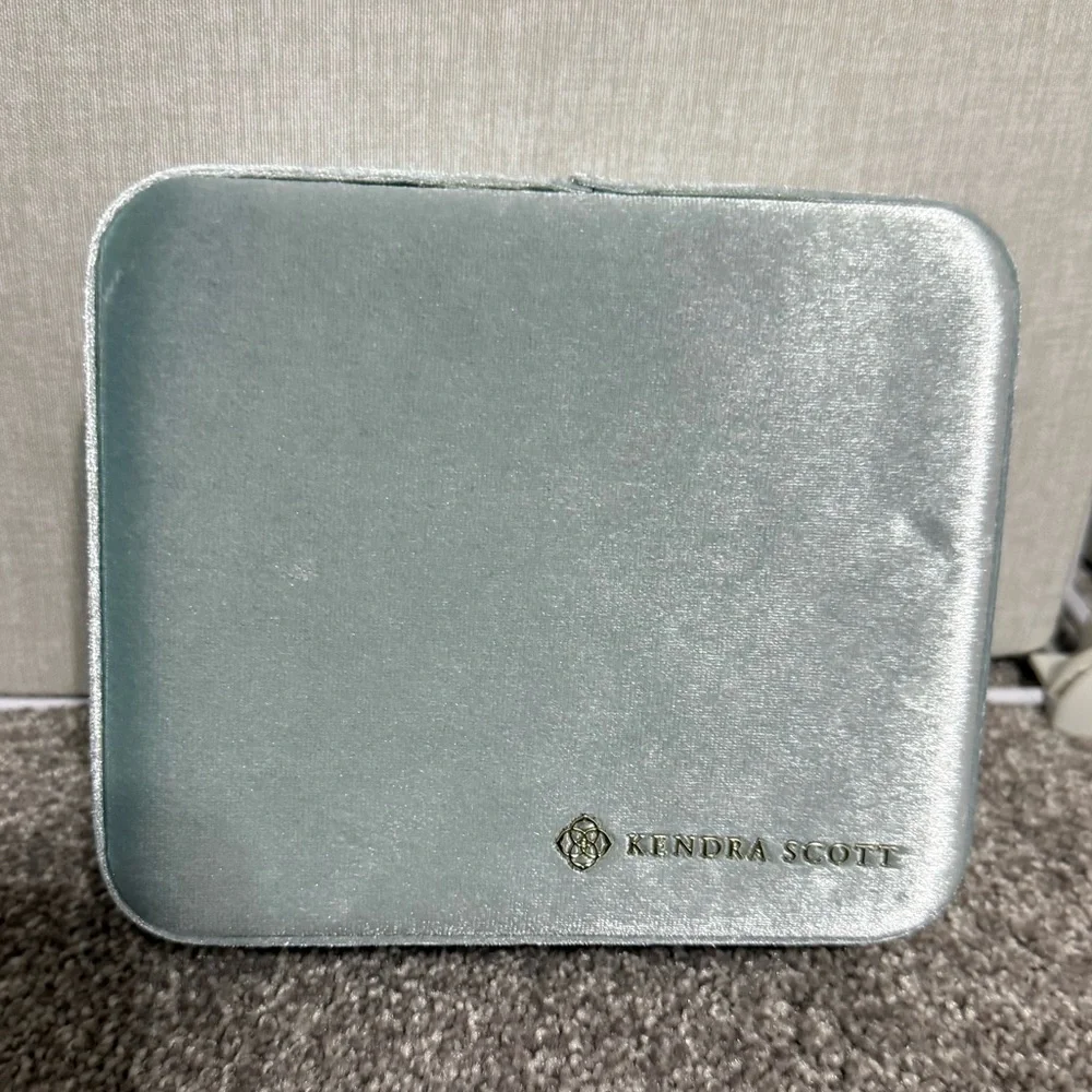 Kendra Scott Elegant Velvet Jewelry Tray in Blue and Gold